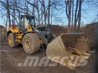 John Deere 744 K  휠로우더