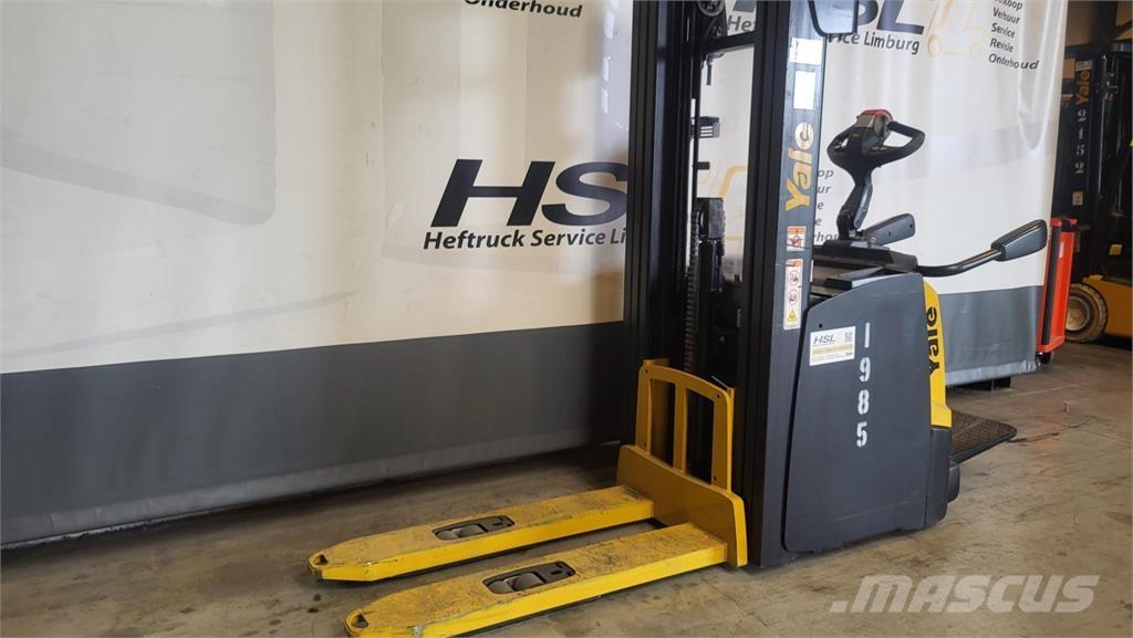 Yale MS14X-IL 보행식 리치 지게차