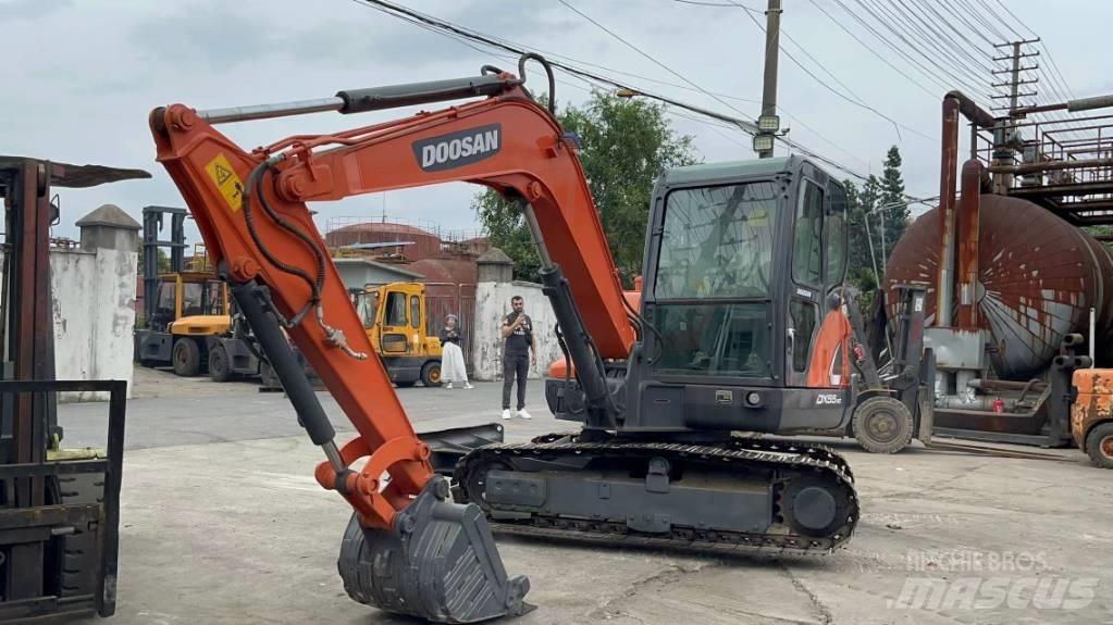 Doosan DX 55 소형 굴삭기 7톤 미만