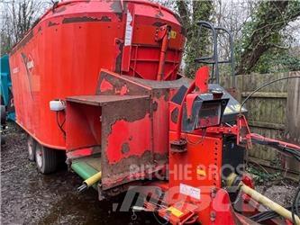 Kuhn EuroMix 사료 공급기
