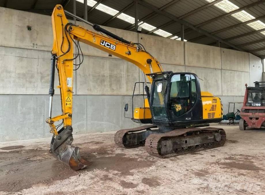 JCB JS 130 LC 대형 굴삭기 29톤 이상