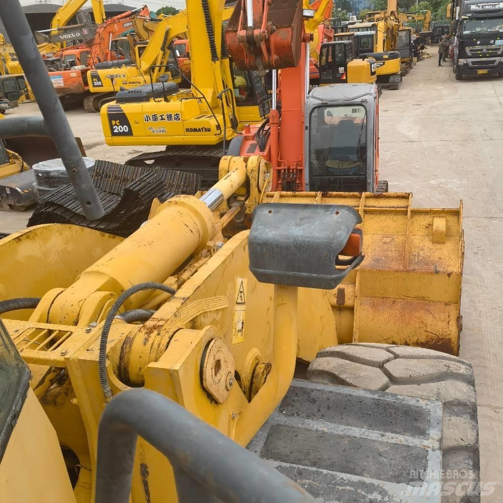 Komatsu WA 600-6  휠로우더