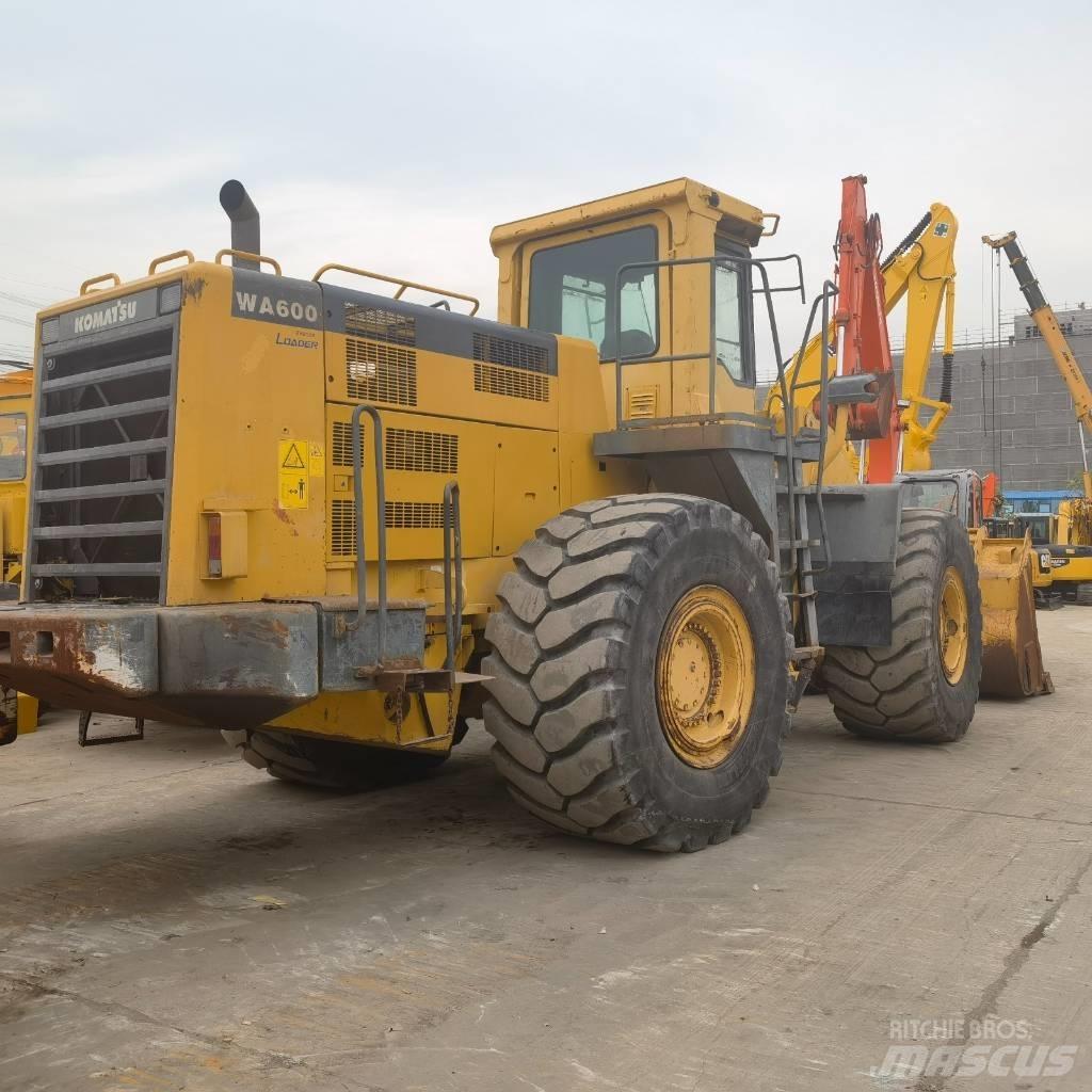 Komatsu WA 600-6  휠로우더