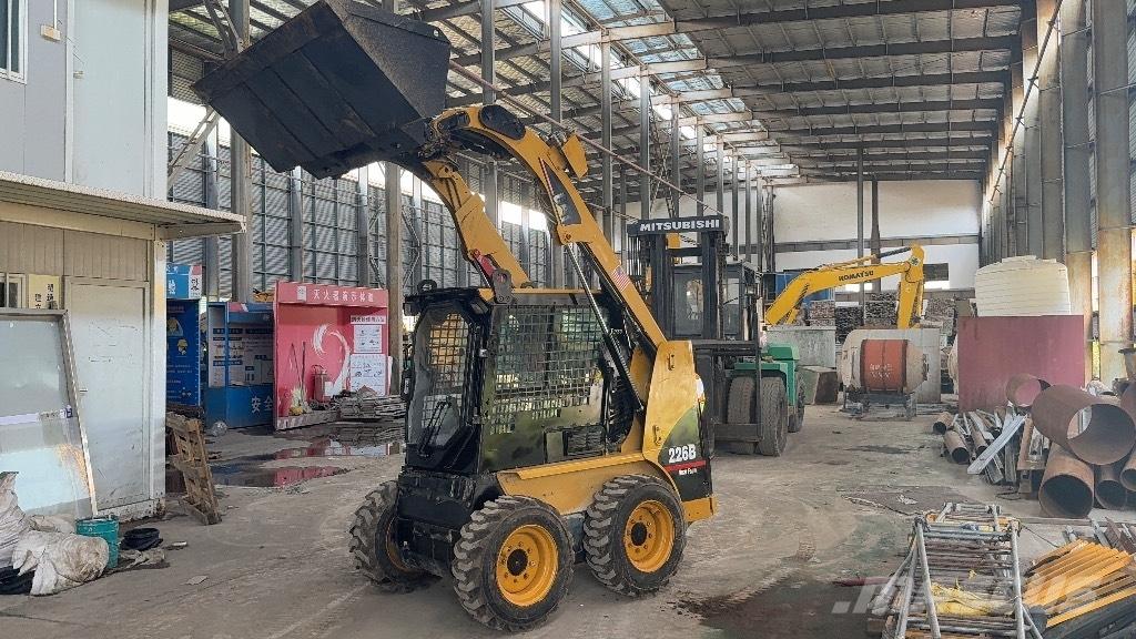CAT 226 B  스키드로더