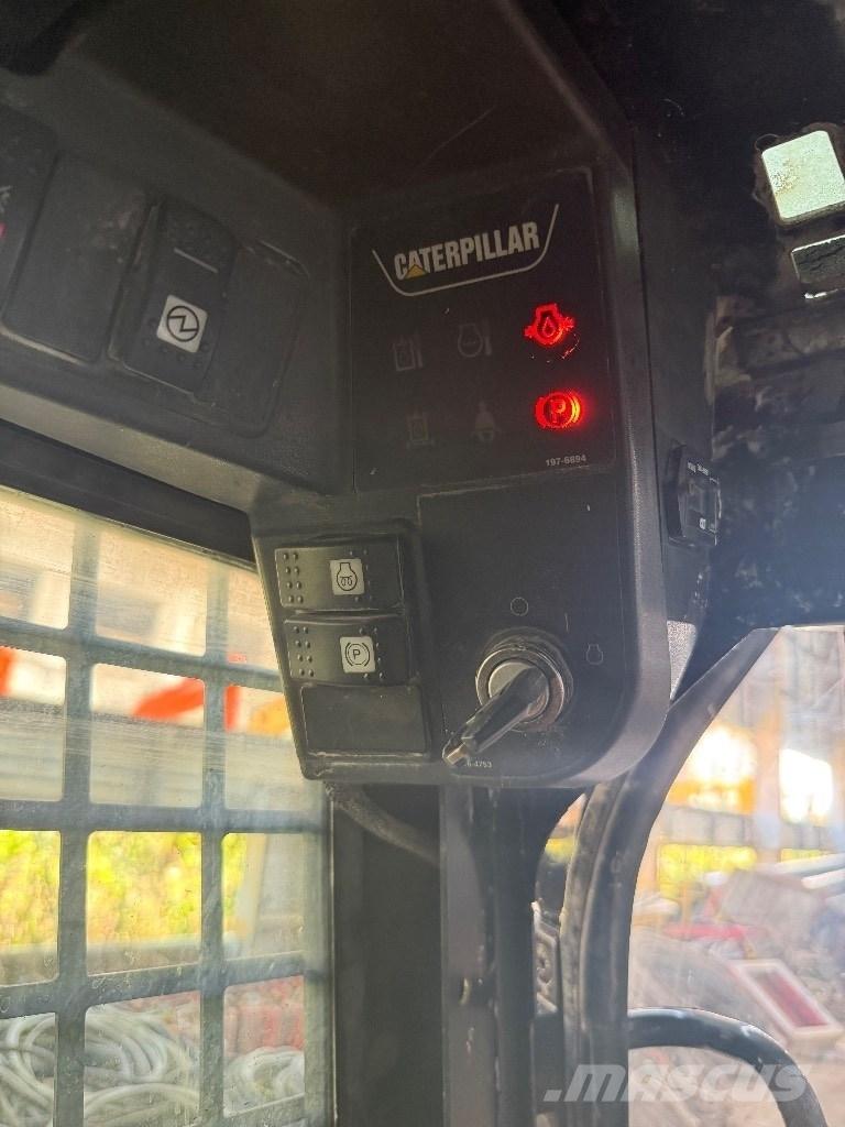 CAT 226 B  스키드로더