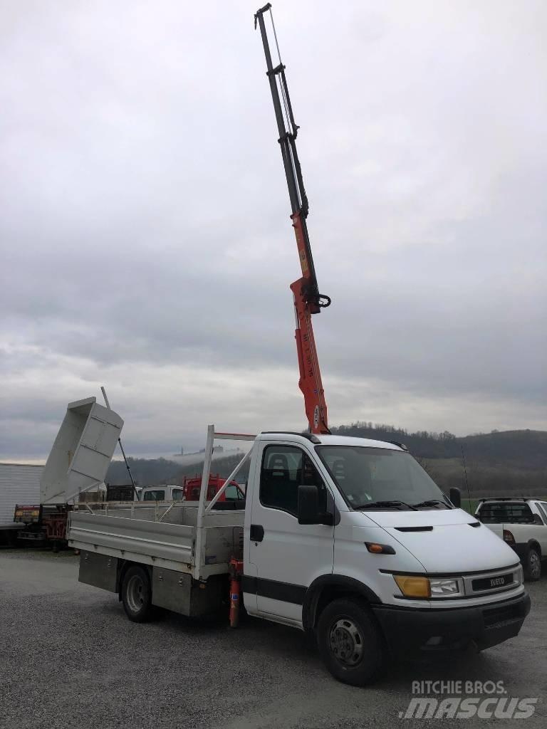 Iveco Daily 35-130 탑차 트럭