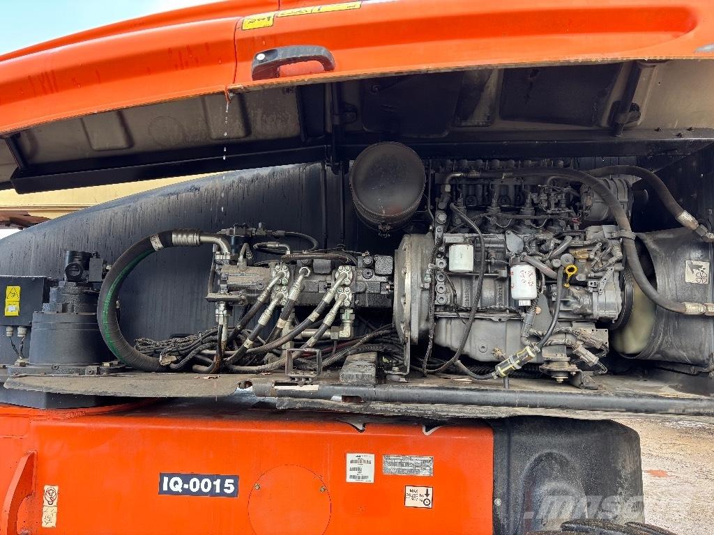 JLG 1350 SJP 견인식 전동이동 리프트