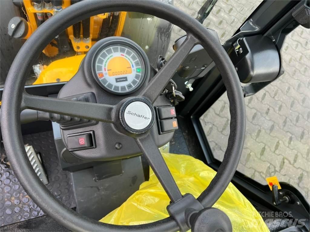 Schäffer 2430  스키드로더