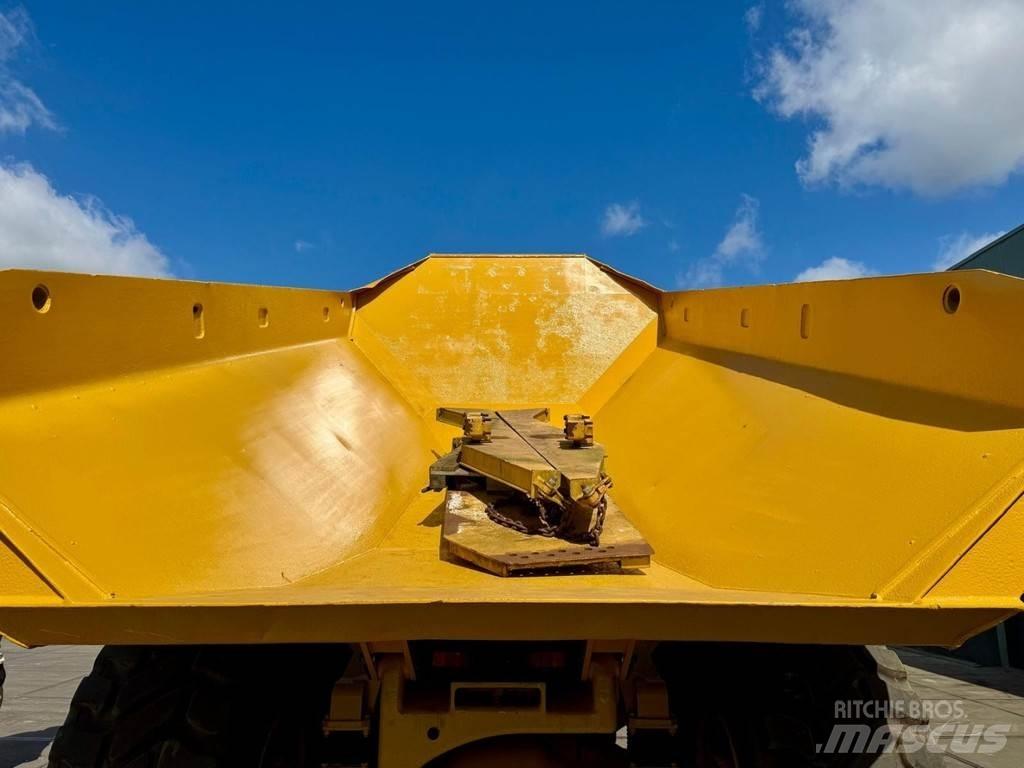 CAT 735 건설현장 덤프트럭