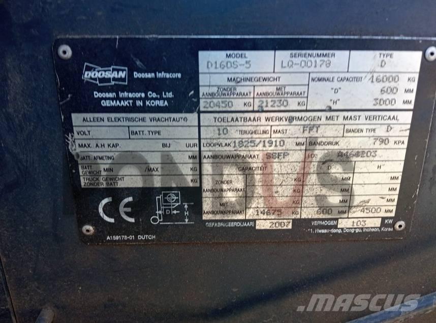 Doosan D160S-5 디젤 지게차