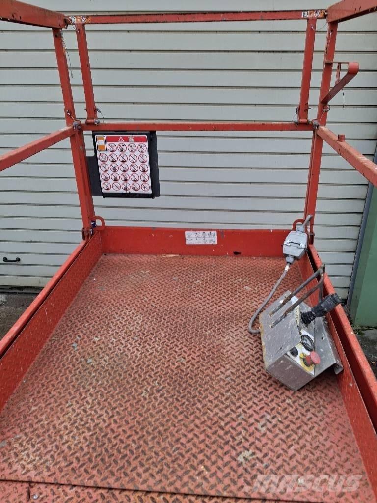 SkyJack SJ III 4632 가위형 리프트