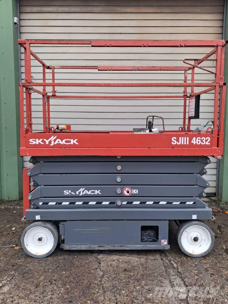 SkyJack SJ III 4632 가위형 리프트