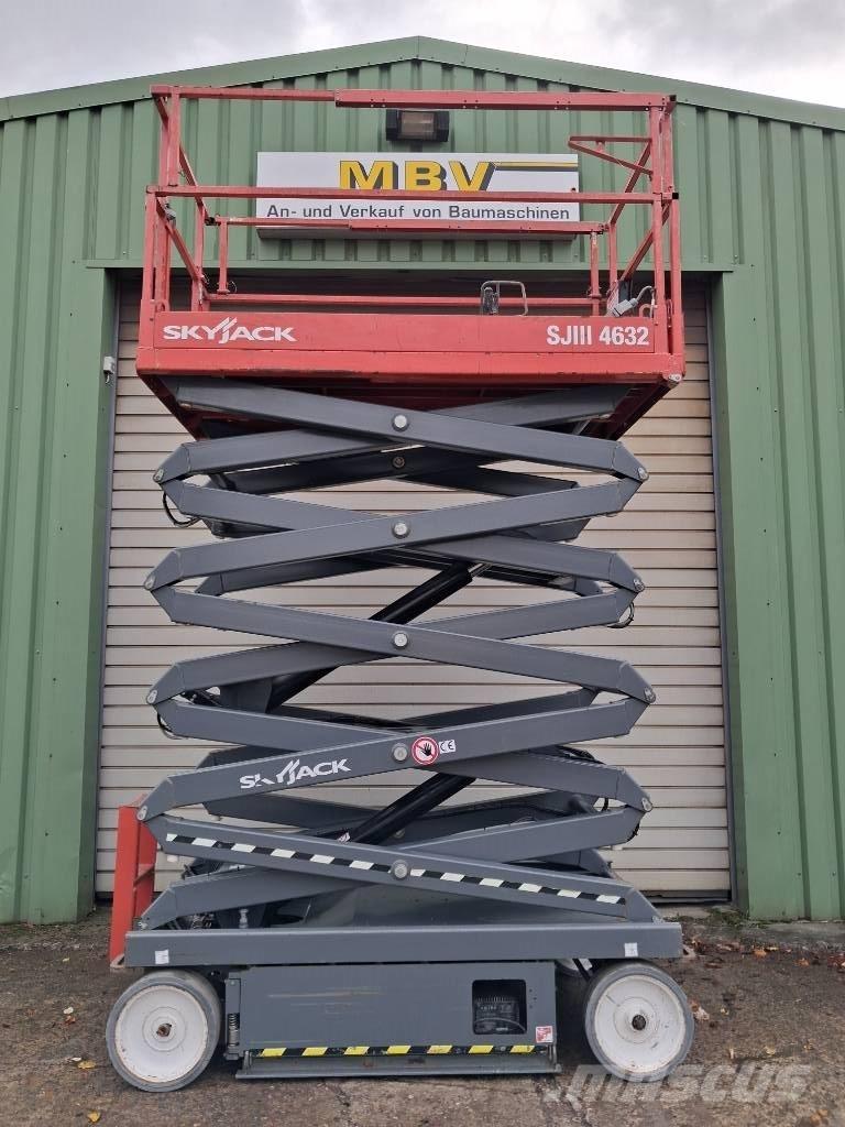 SkyJack SJ III 4632 가위형 리프트