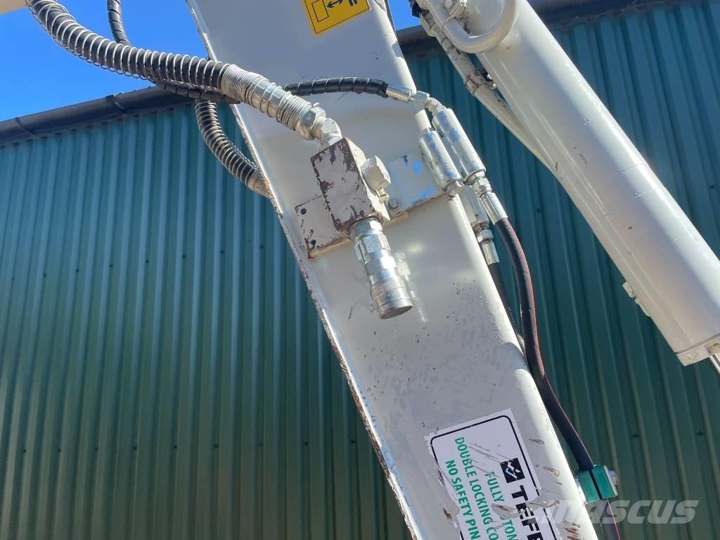 Takeuchi TB 250 소형 굴삭기 7톤 미만