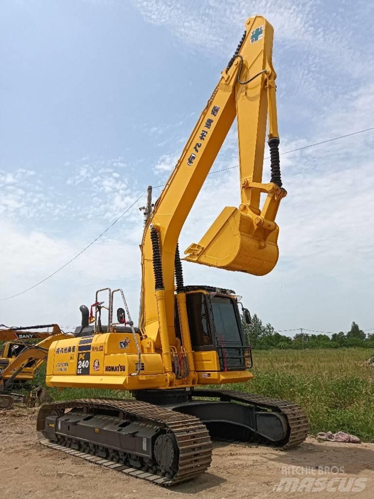 Komatsu PC 240 대형 굴삭기 29톤 이상