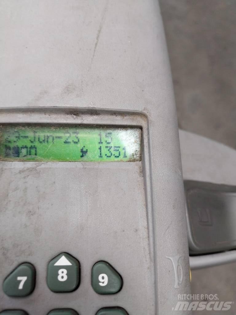 UniCarriers PLL 200 경량 리프터