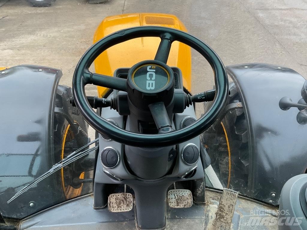 JCB Fastrac 4220 트랙터