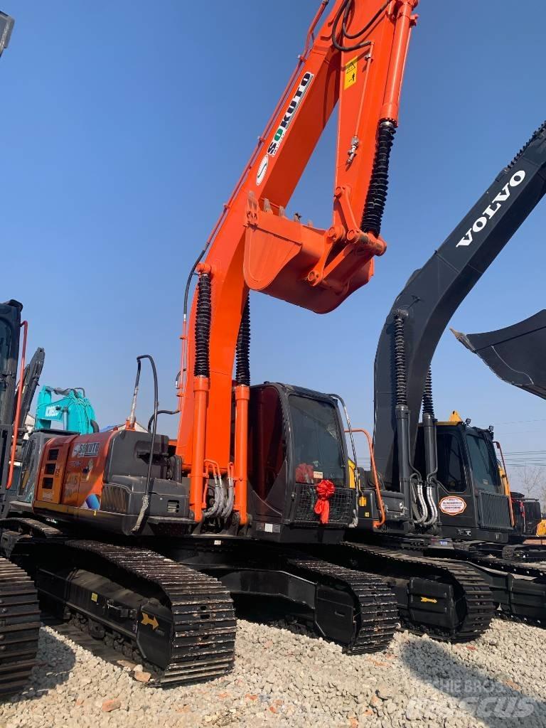 Hitachi ZX 200 대형 굴삭기 29톤 이상