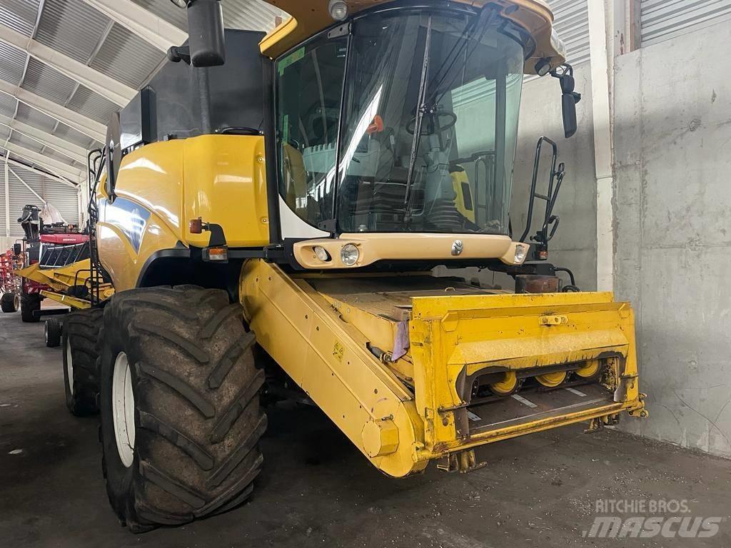 New Holland CX 820 콤바인 수확기
