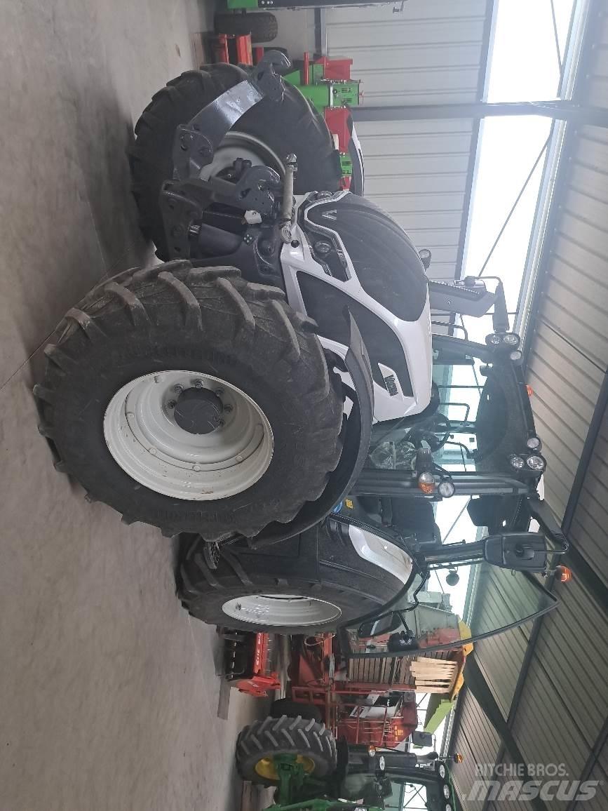 Valtra N155 트랙터