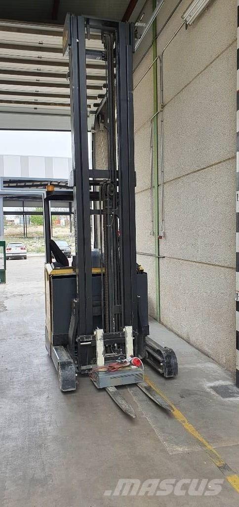 Yale MR14 리치 트럭
