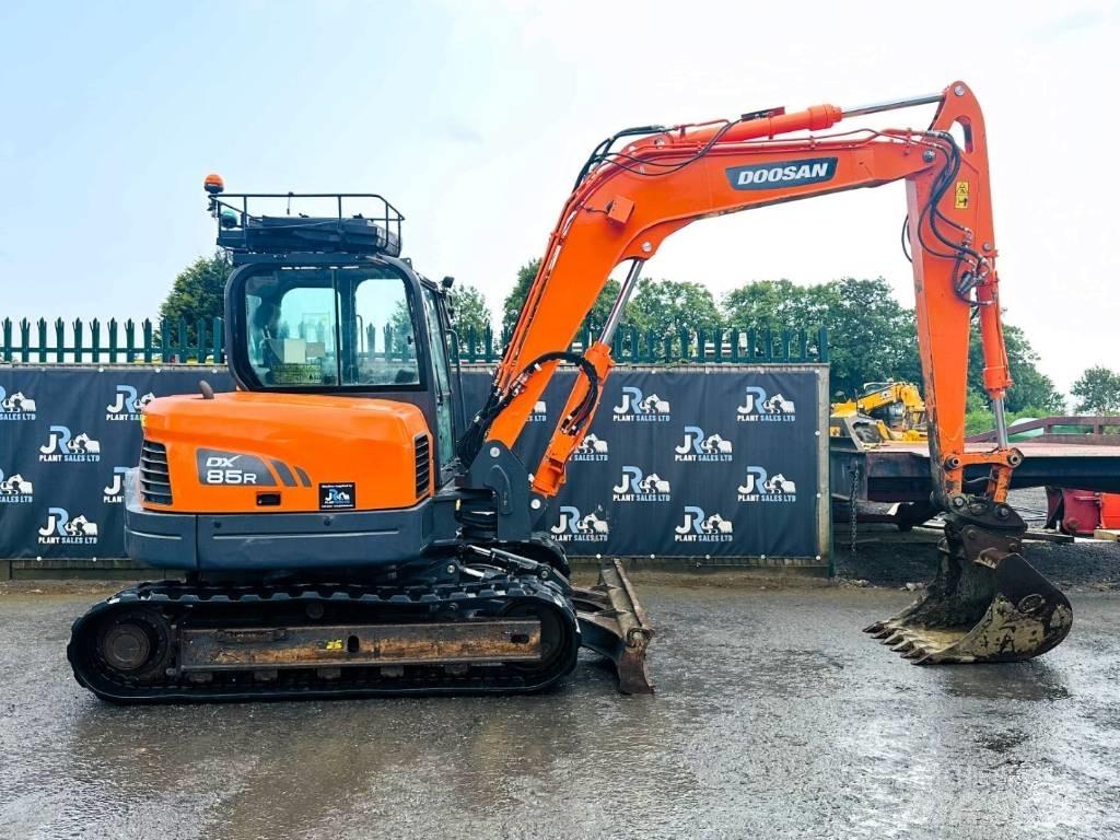 Doosan DX 85 R-3 중형굴삭기 7톤-28톤