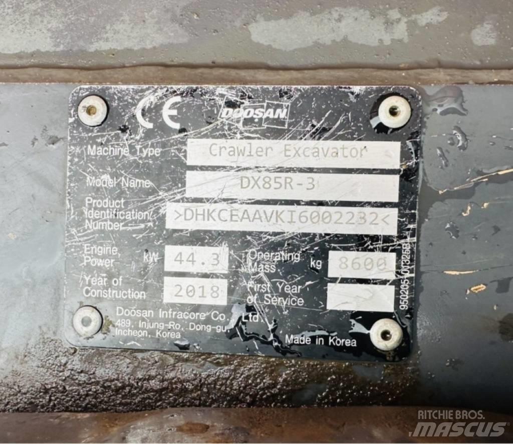 Doosan DX 85 R-3 중형굴삭기 7톤-28톤