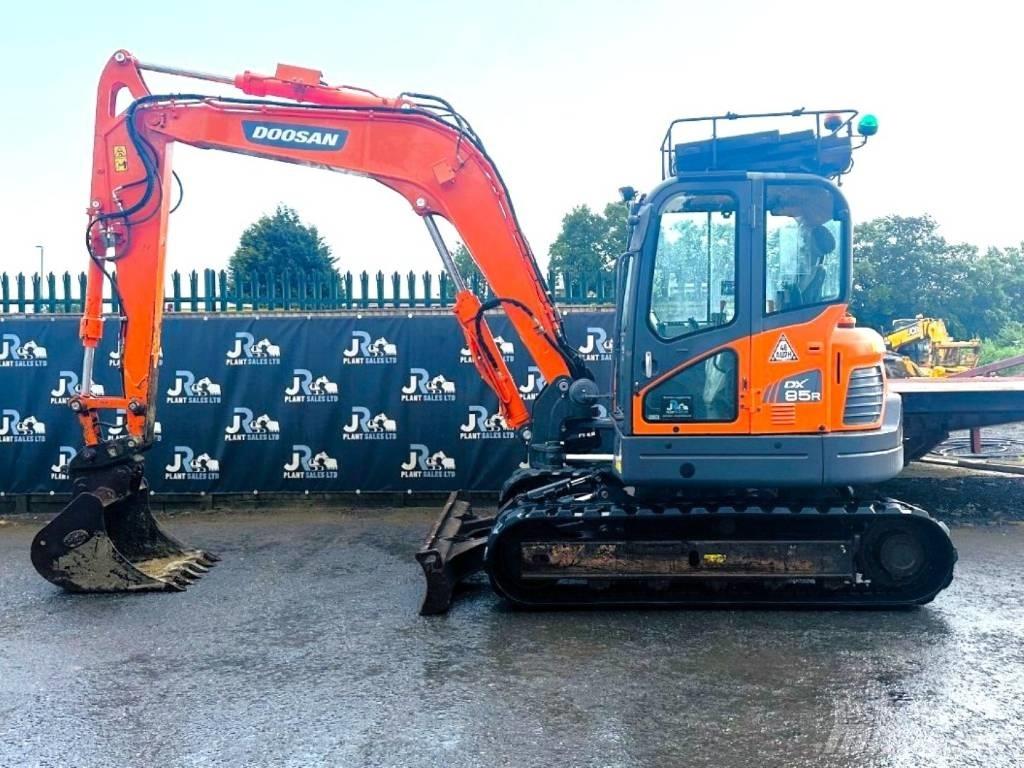 Doosan DX 85 R-3 중형굴삭기 7톤-28톤