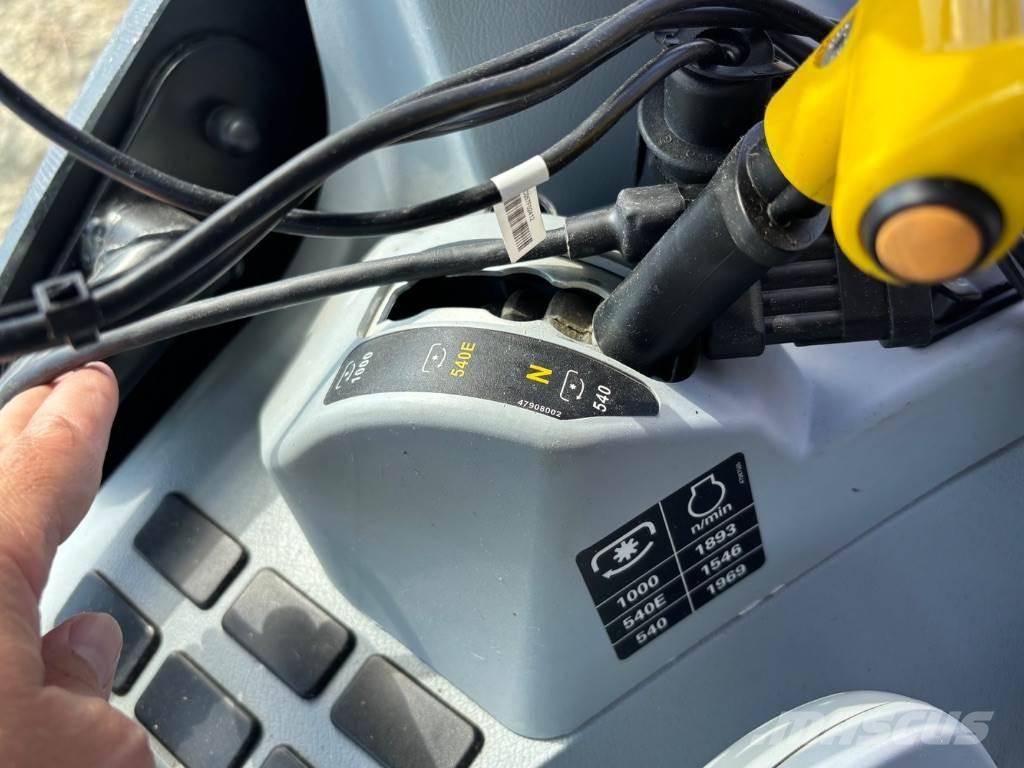 New Holland T6.165 트랙터