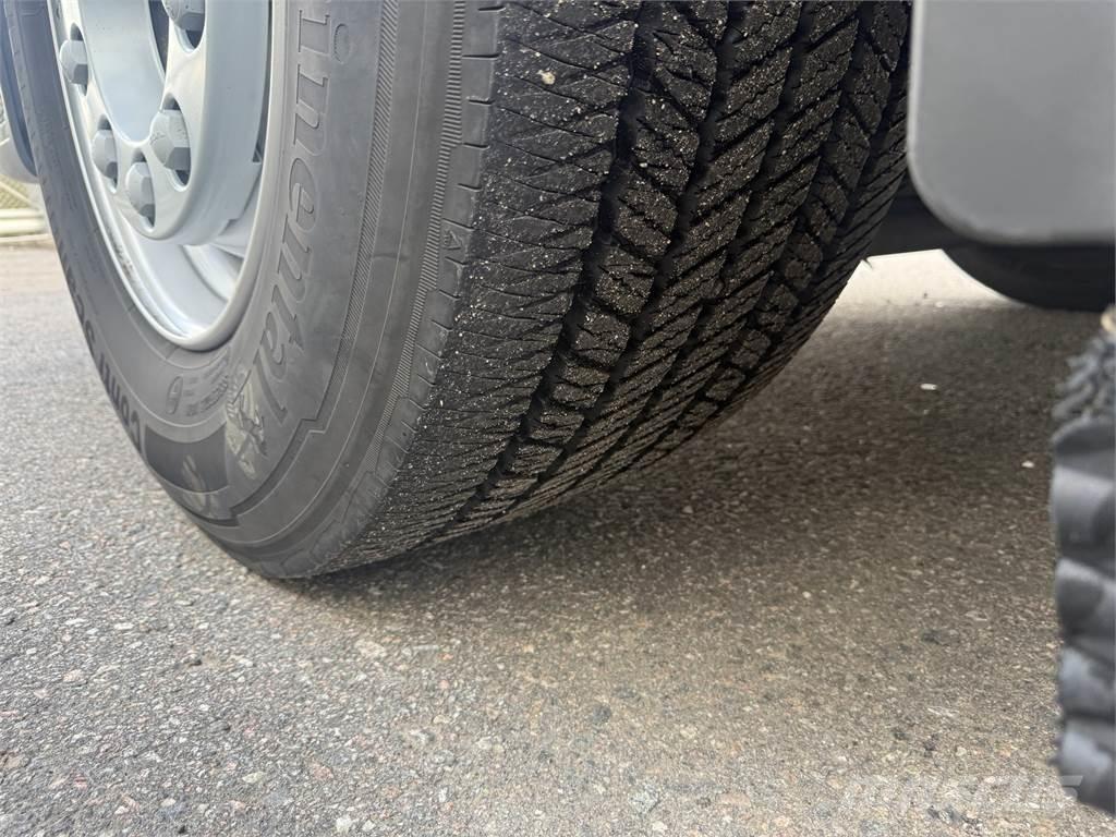 Volvo FE 320 4x2 탑차 트럭