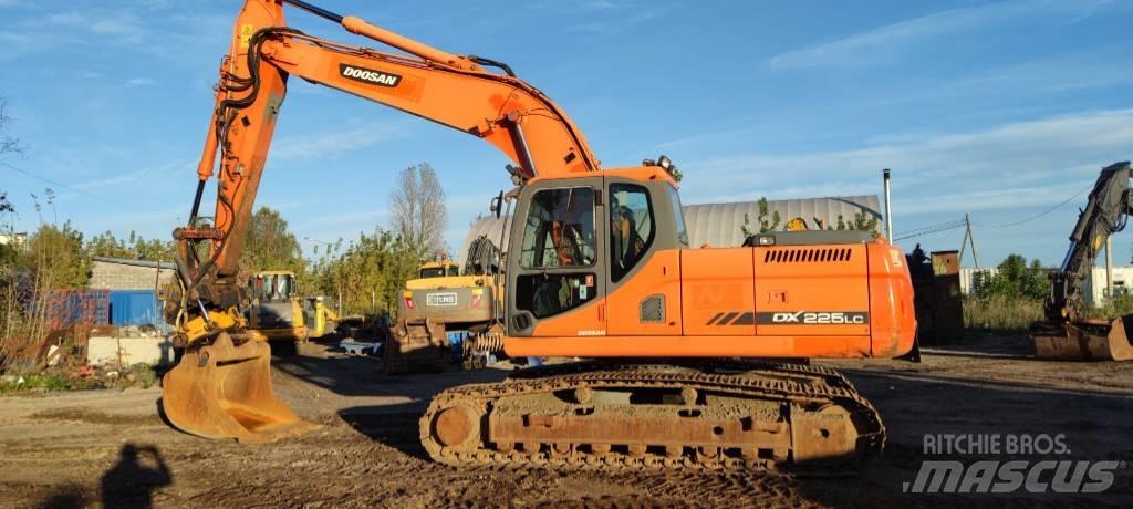 Doosan 225 LC 대형 굴삭기 29톤 이상