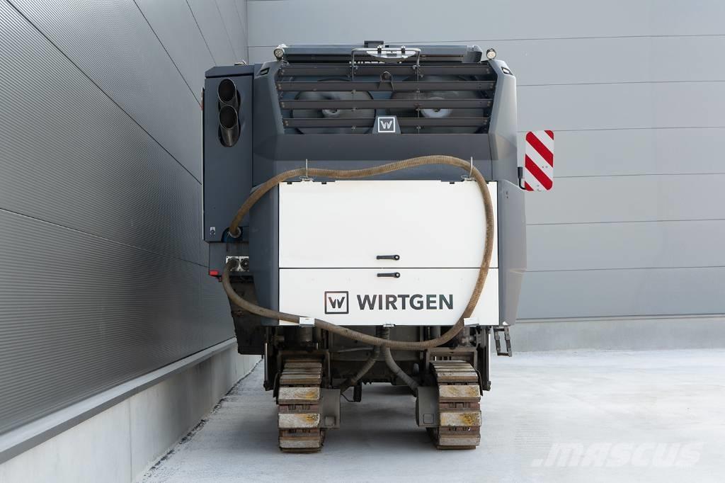 Wirtgen W 220 FI 아스팔트 콜드 밀링 기계
