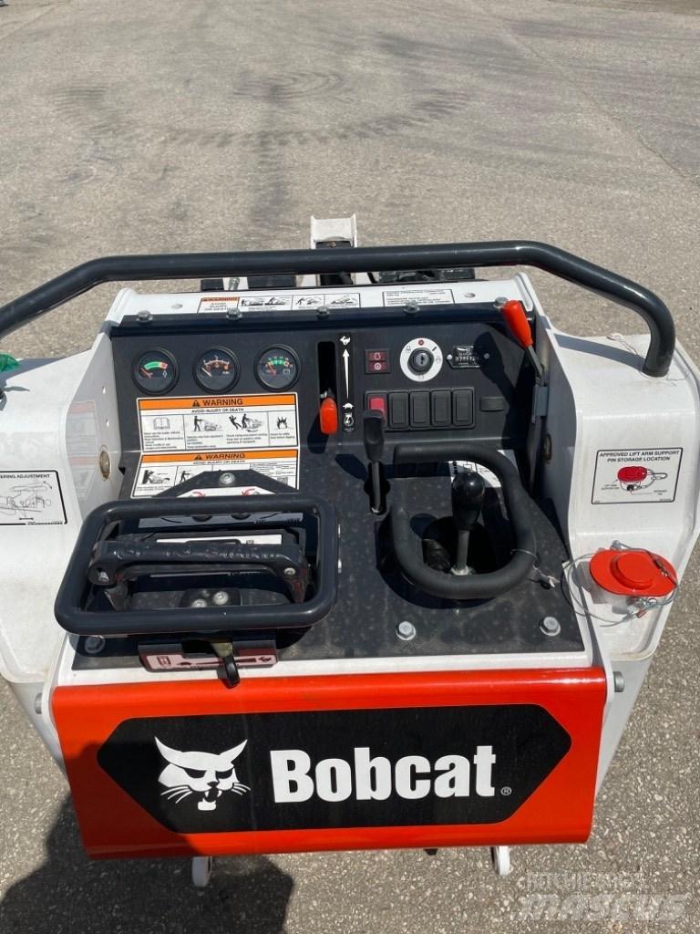 Bobcat MT 55 궤도식 로우더