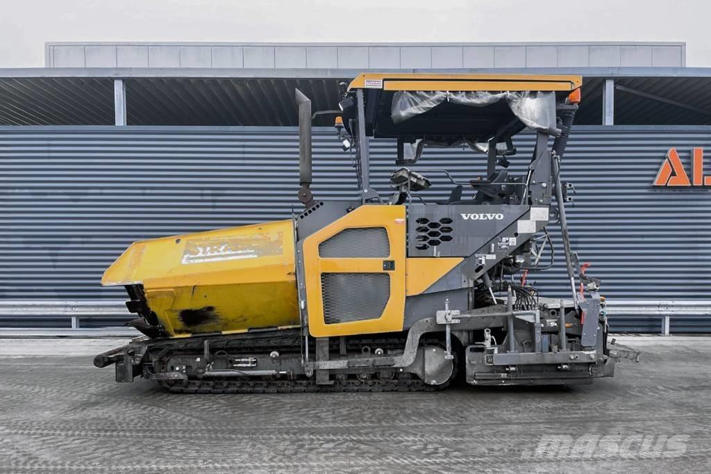 Volvo P7820C 아스팔트 포장장비