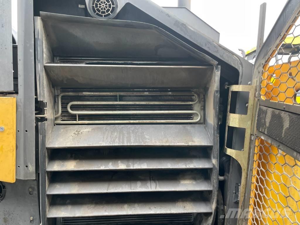 Volvo P7820C 아스팔트 포장장비