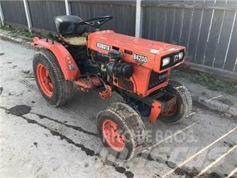 Kubota B4200 백호로더
