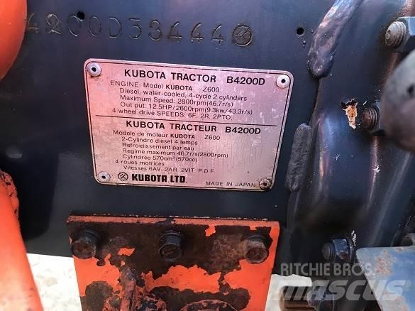 Kubota B4200 백호로더