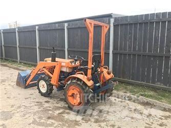 Kubota B7100D 백호로더