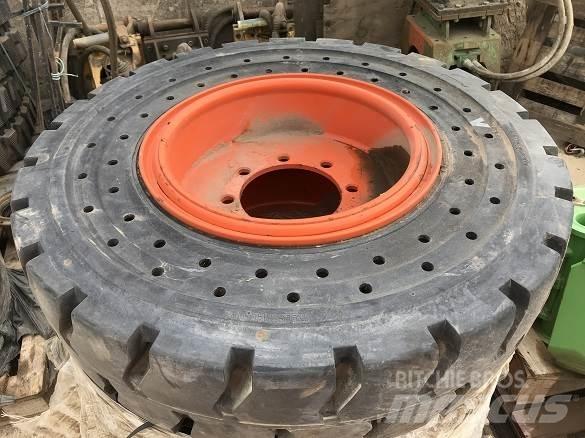  SOLID WHEELS 타이어, 휠 및 림