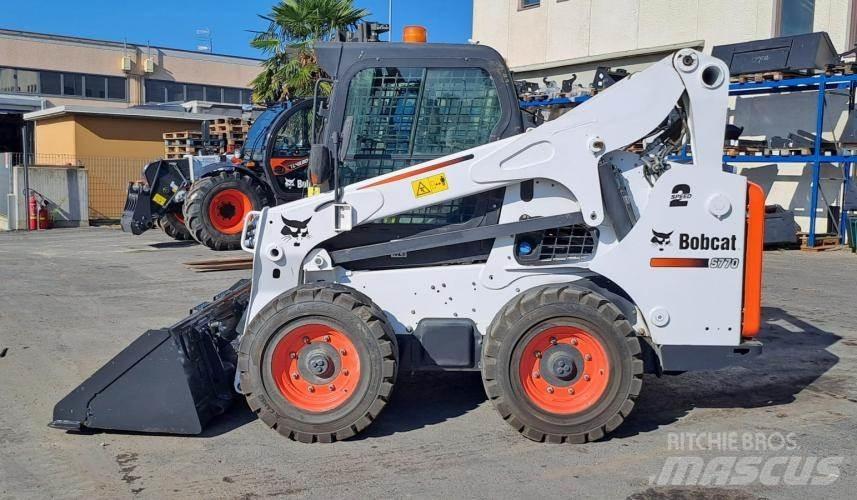 Bobcat S770HF  스키드로더