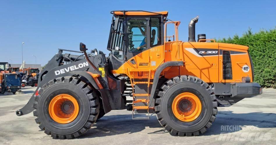 Doosan DL300-5  휠로우더