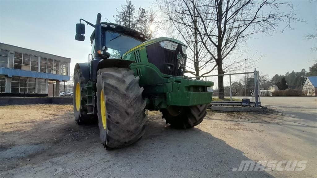 John Deere 6215R 트랙터