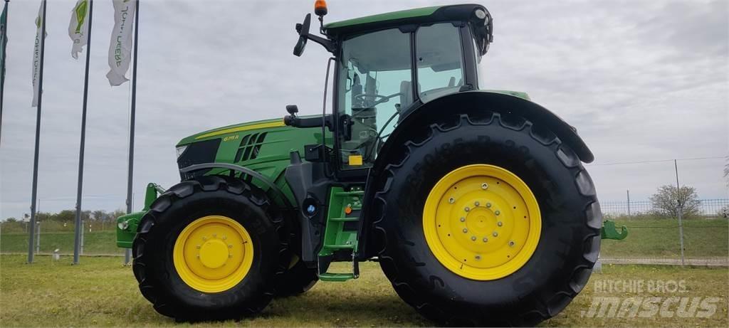 John Deere 6215R 트랙터