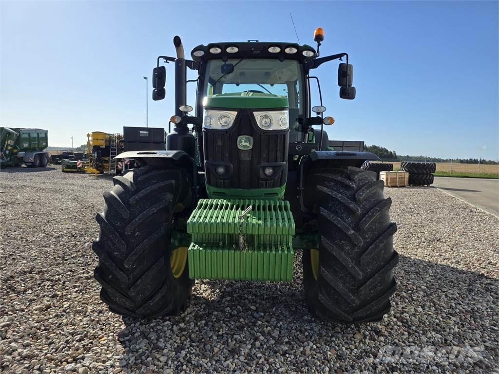 John Deere 6215R 트랙터