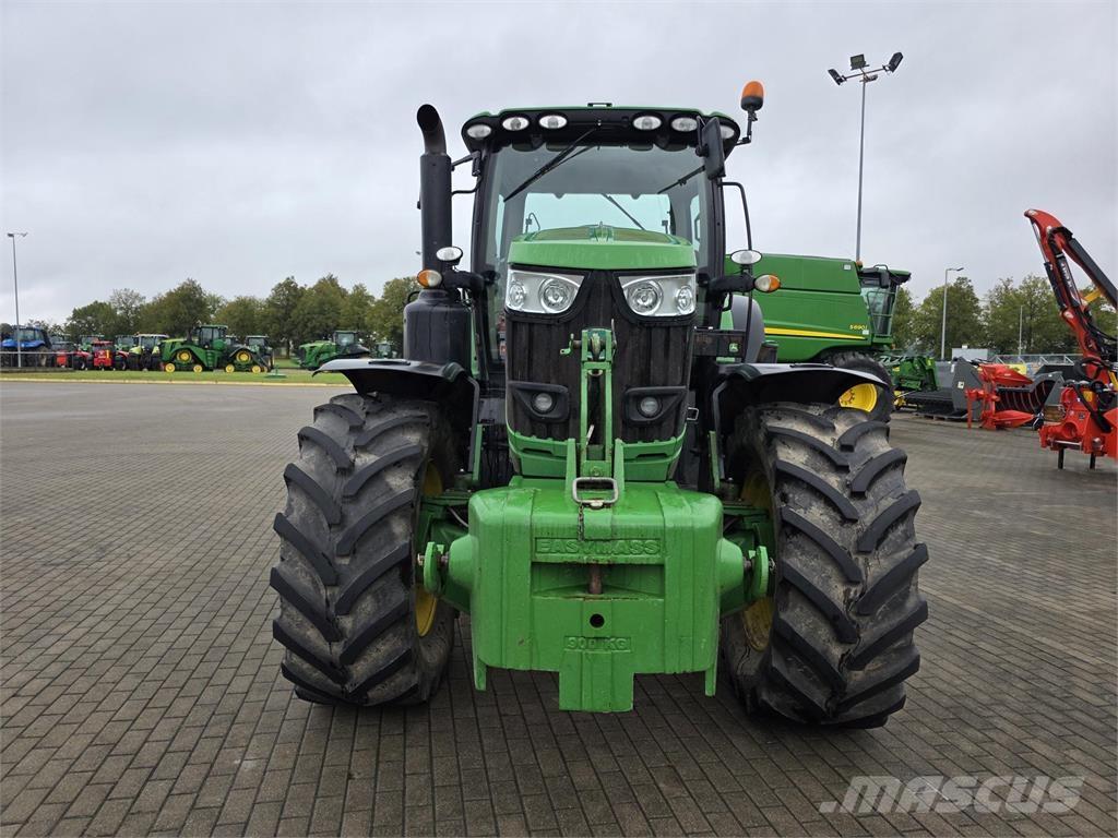 John Deere 6215R 트랙터
