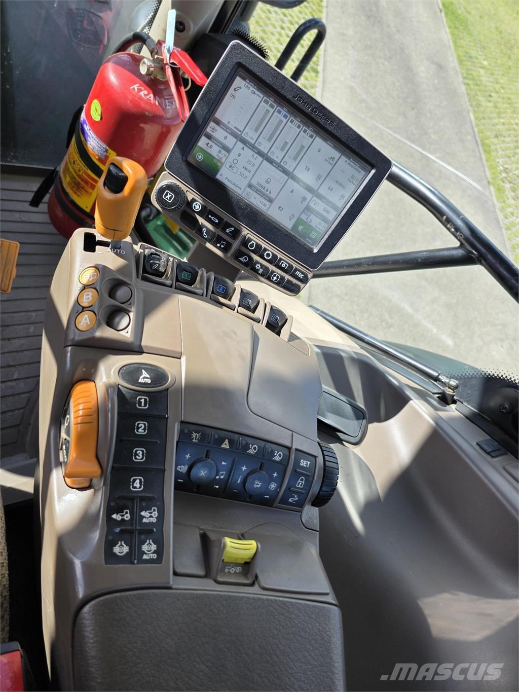 John Deere 6215R 트랙터