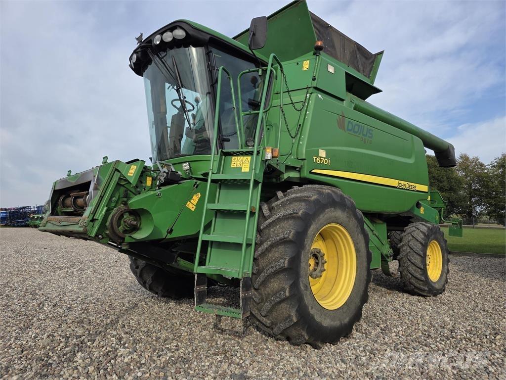 John Deere T670 콤바인 수확기