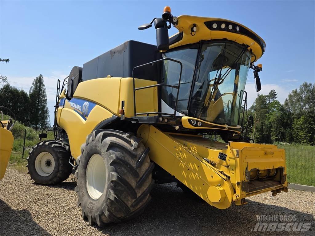 New Holland CX8.85 콤바인 수확기