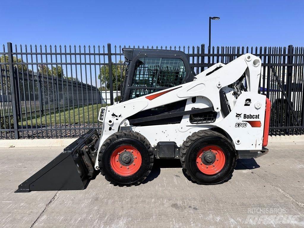 Bobcat S740  스키드로더