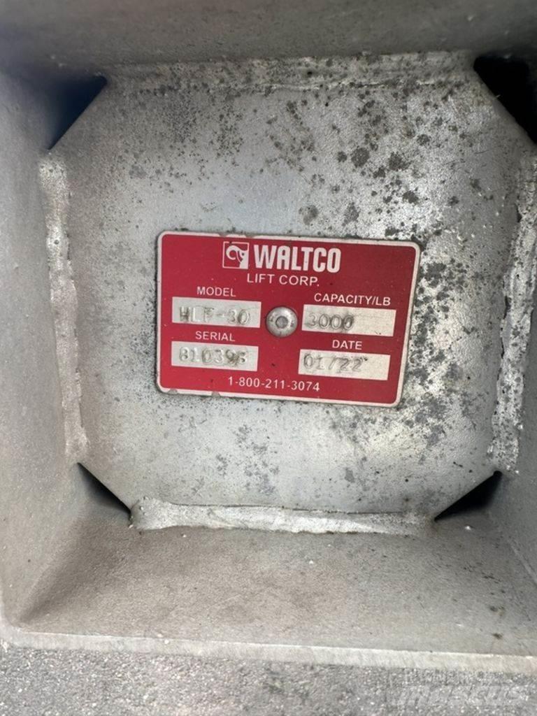  Waltco HLF-30 화물 및 가구용 리프트